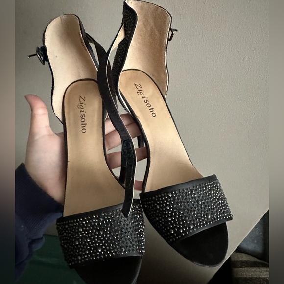 Women’s heels - Picture 3 of 5